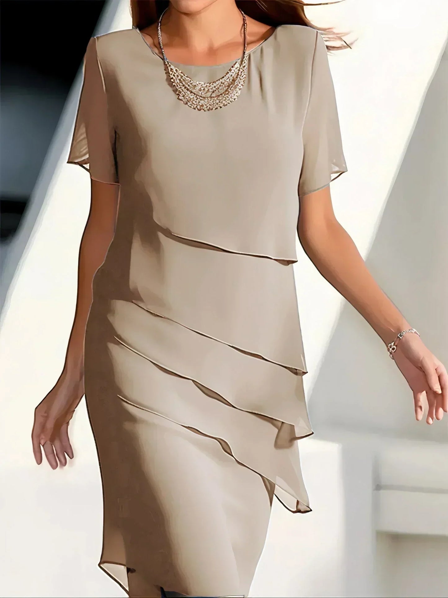 Eva - Robe élégante avec des couches