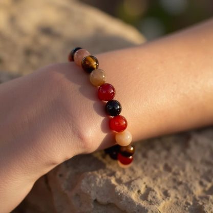 Bracelet "Chance & Joie" en Oeil de Tigre, Pierre de Soleil, Cornaline & Grenat