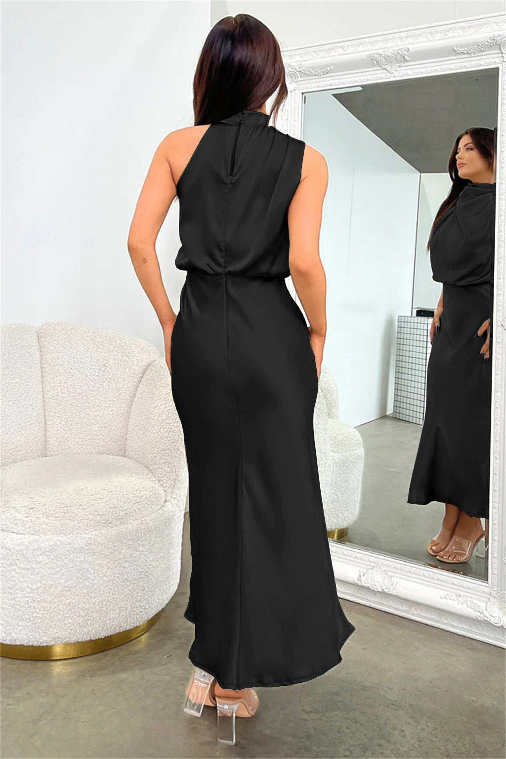 Valéria™ | Robe longue en satin avec décolleté dos nu